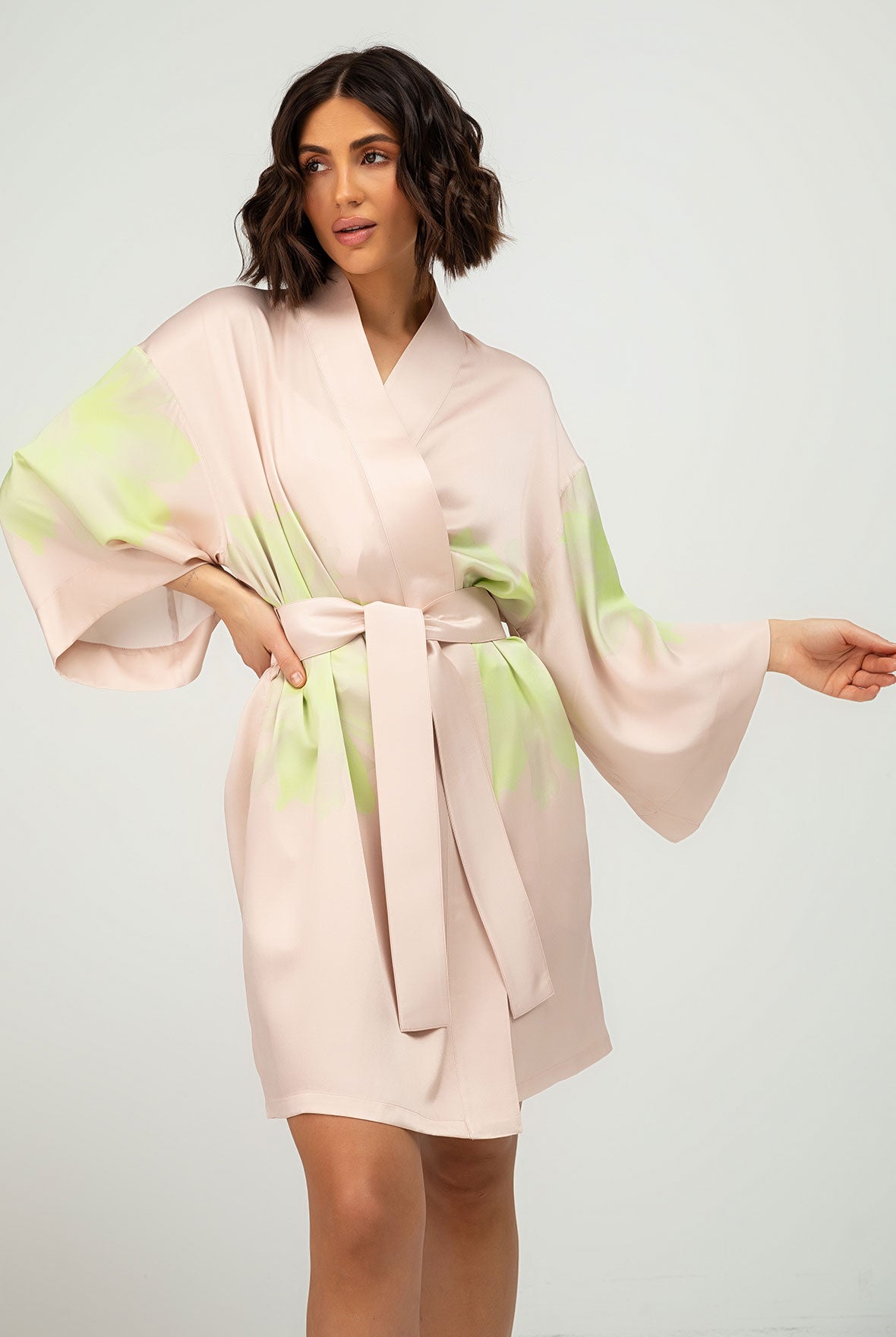 Silk Dreamscape Short Kimono Robe Pink Flower