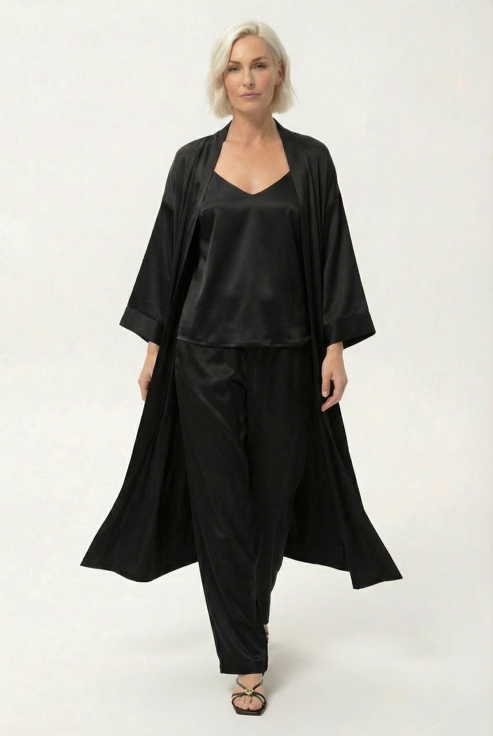The Lady Silk Long Kimono Robe Crystal Black