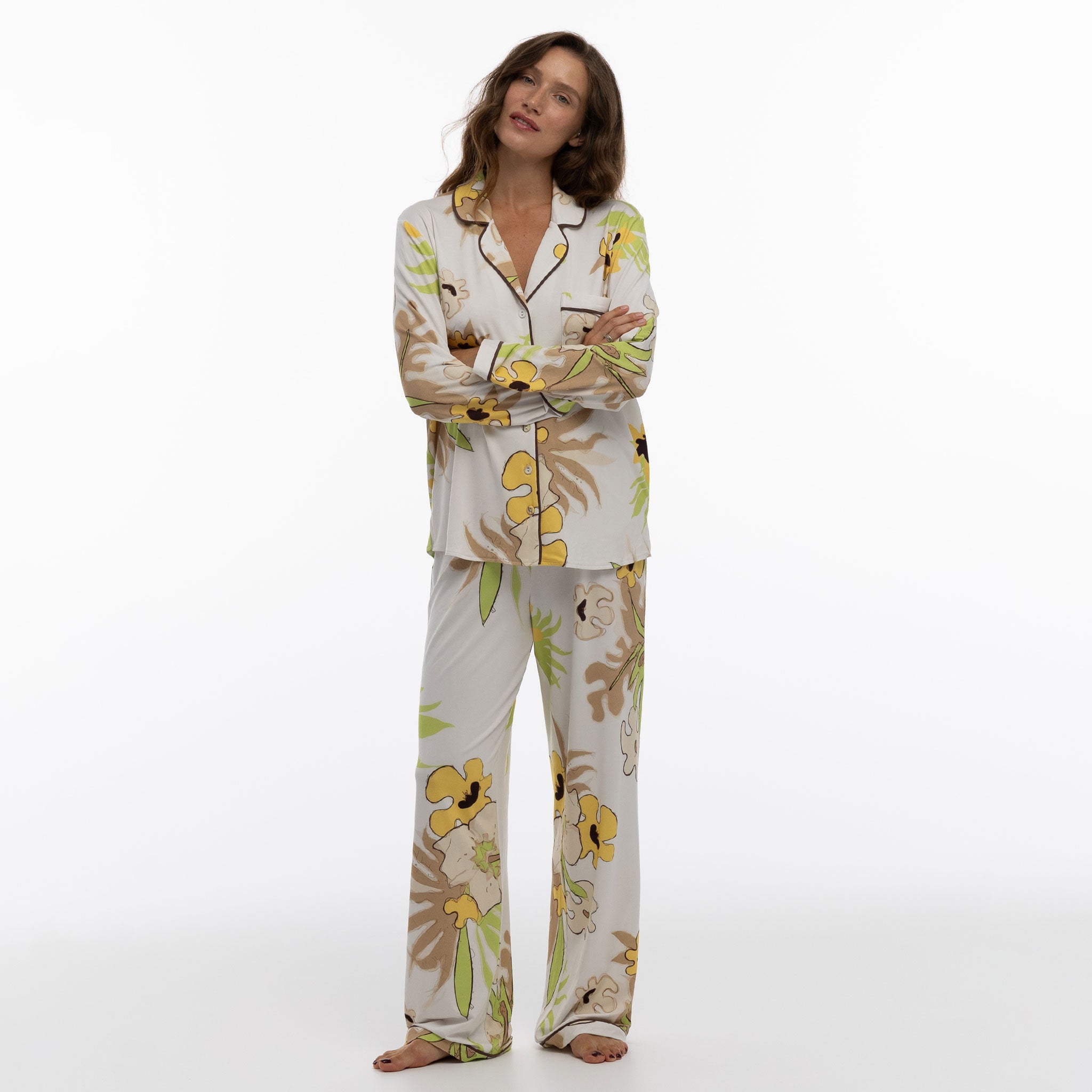 Bamboo pyjamas with flower print Nokaya. Video on the white background