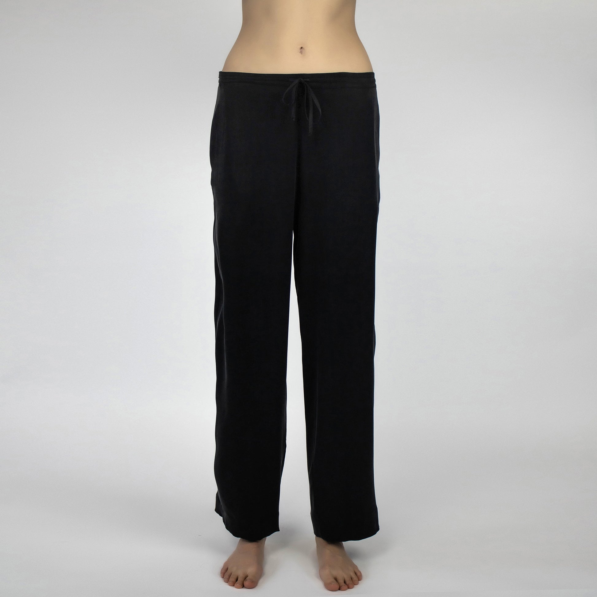 Nokaya's 100 silk pyjama pants for women. font look