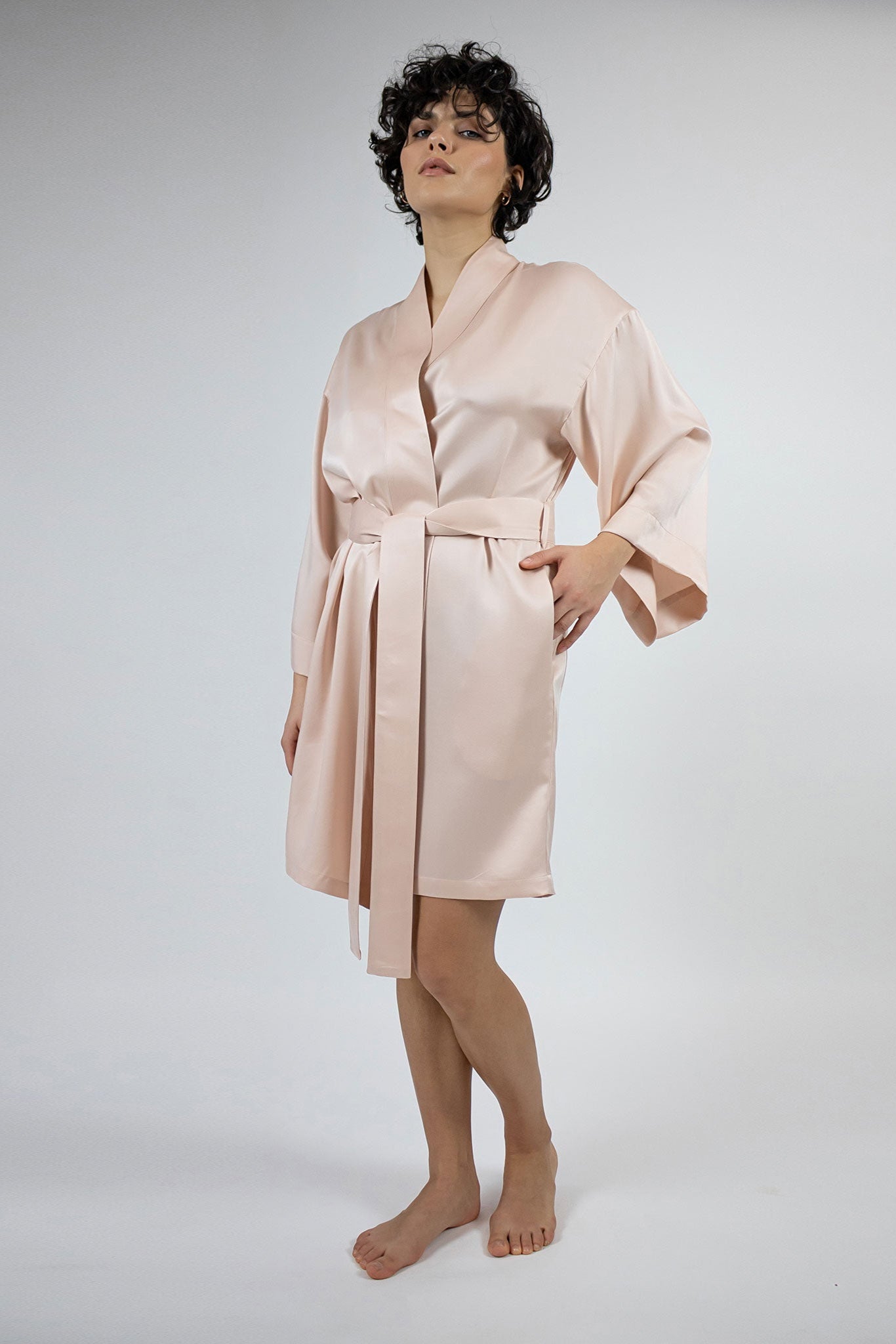 Nokaya pink silk robe with kimono style sleeves and packet