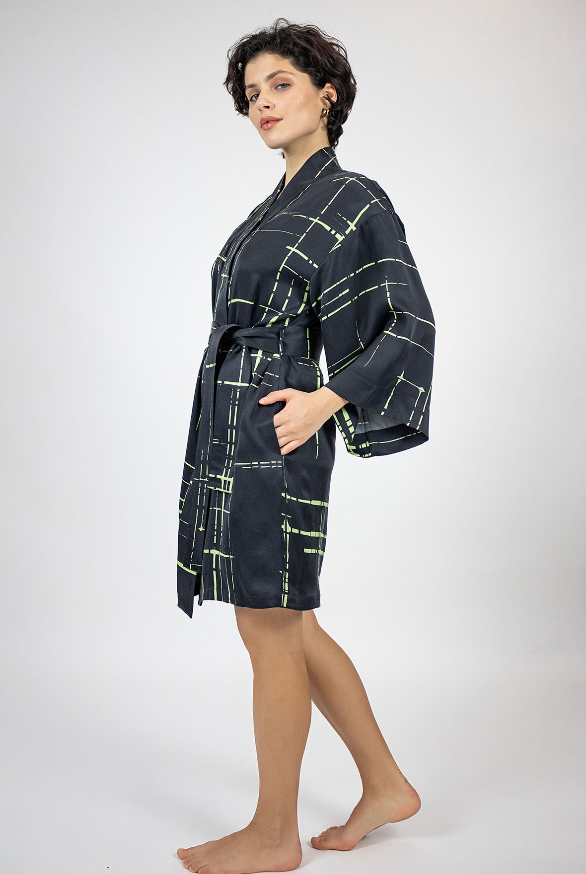 Silk Dreamscape Short Kimono Robe Black Check