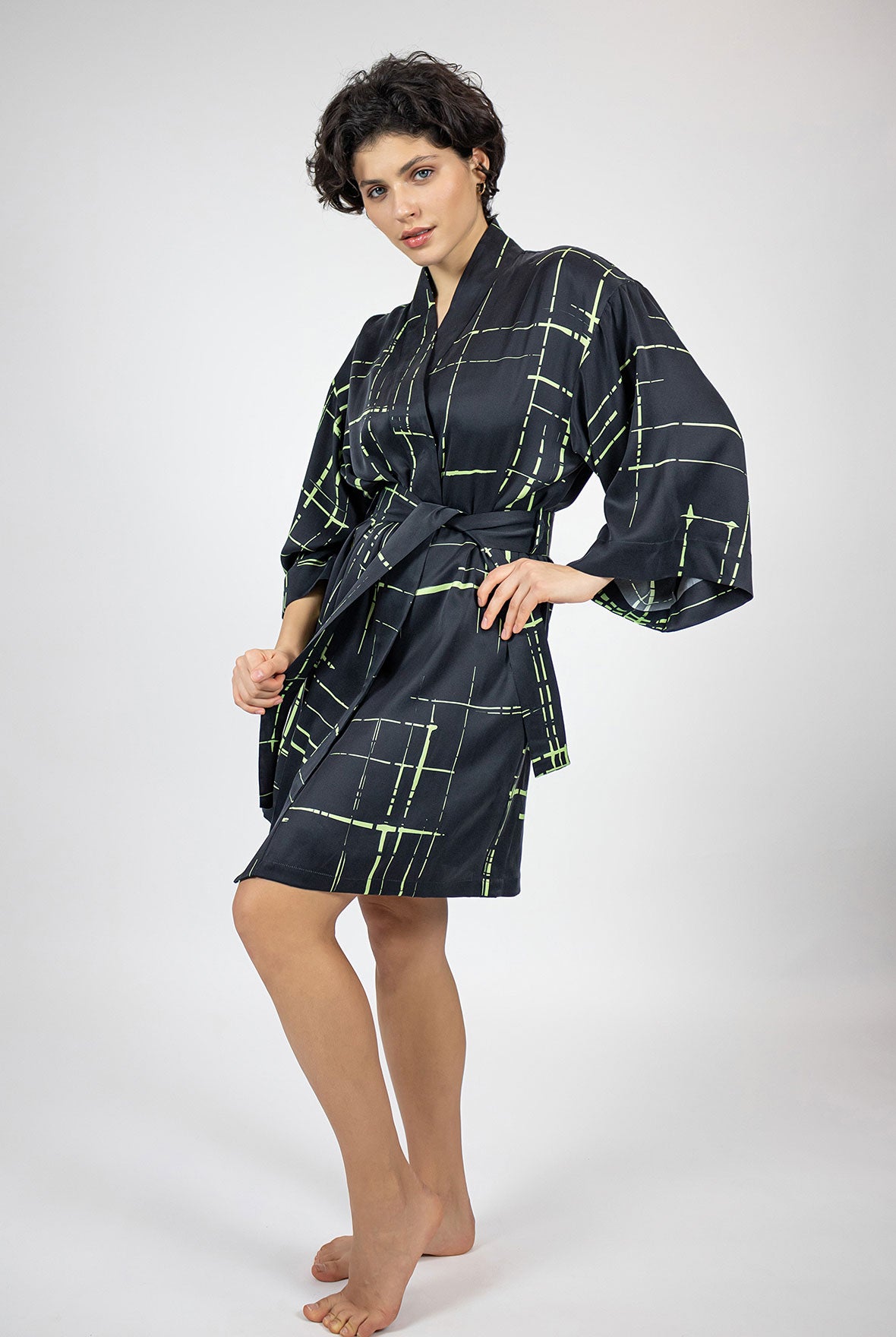 Silk Dreamscape Short Kimono Robe Black Check