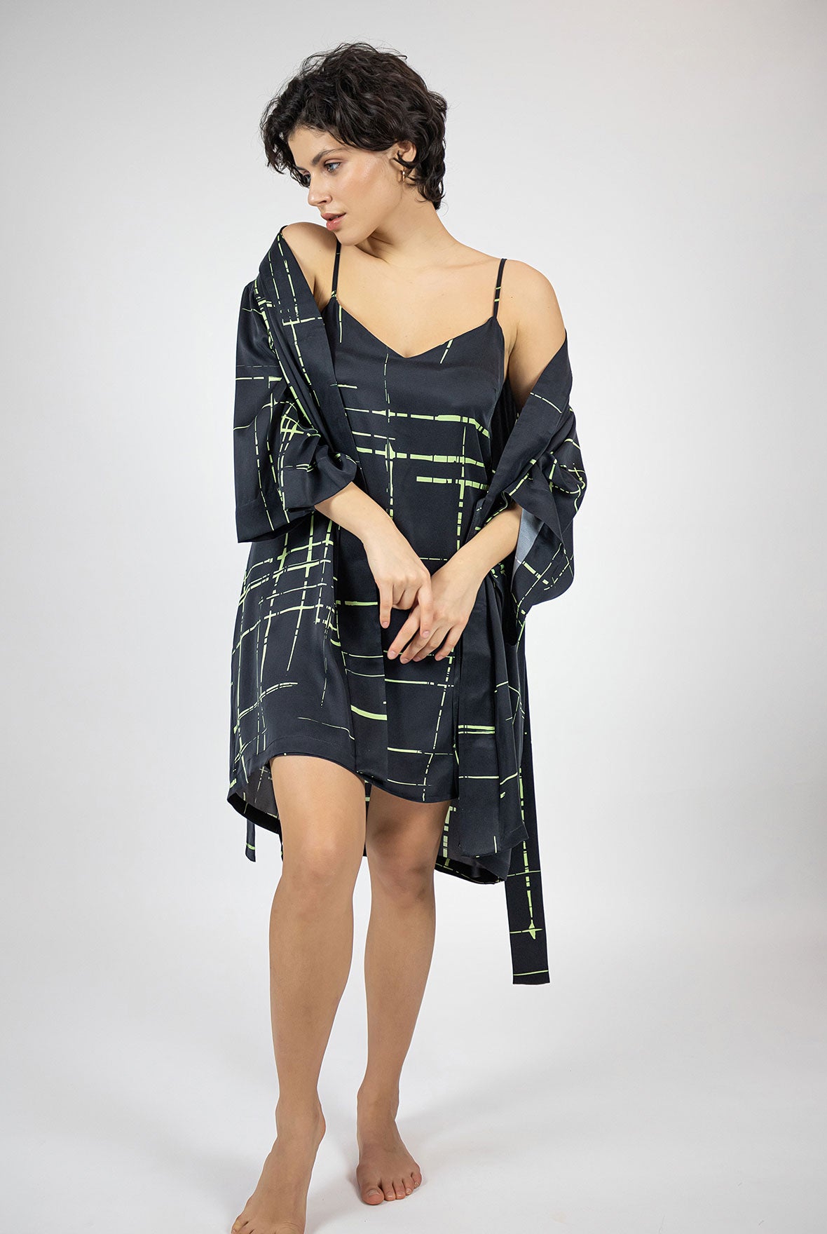 Silk Dreamscape Short Kimono Robe Black Check