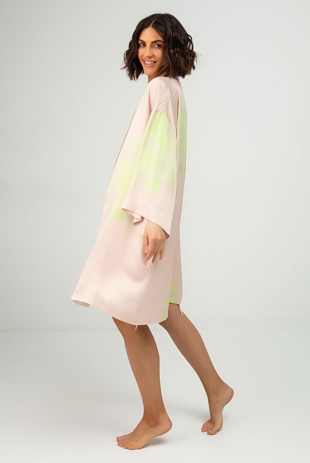 Silk Dreamscape Short Kimono Robe Pink Flower