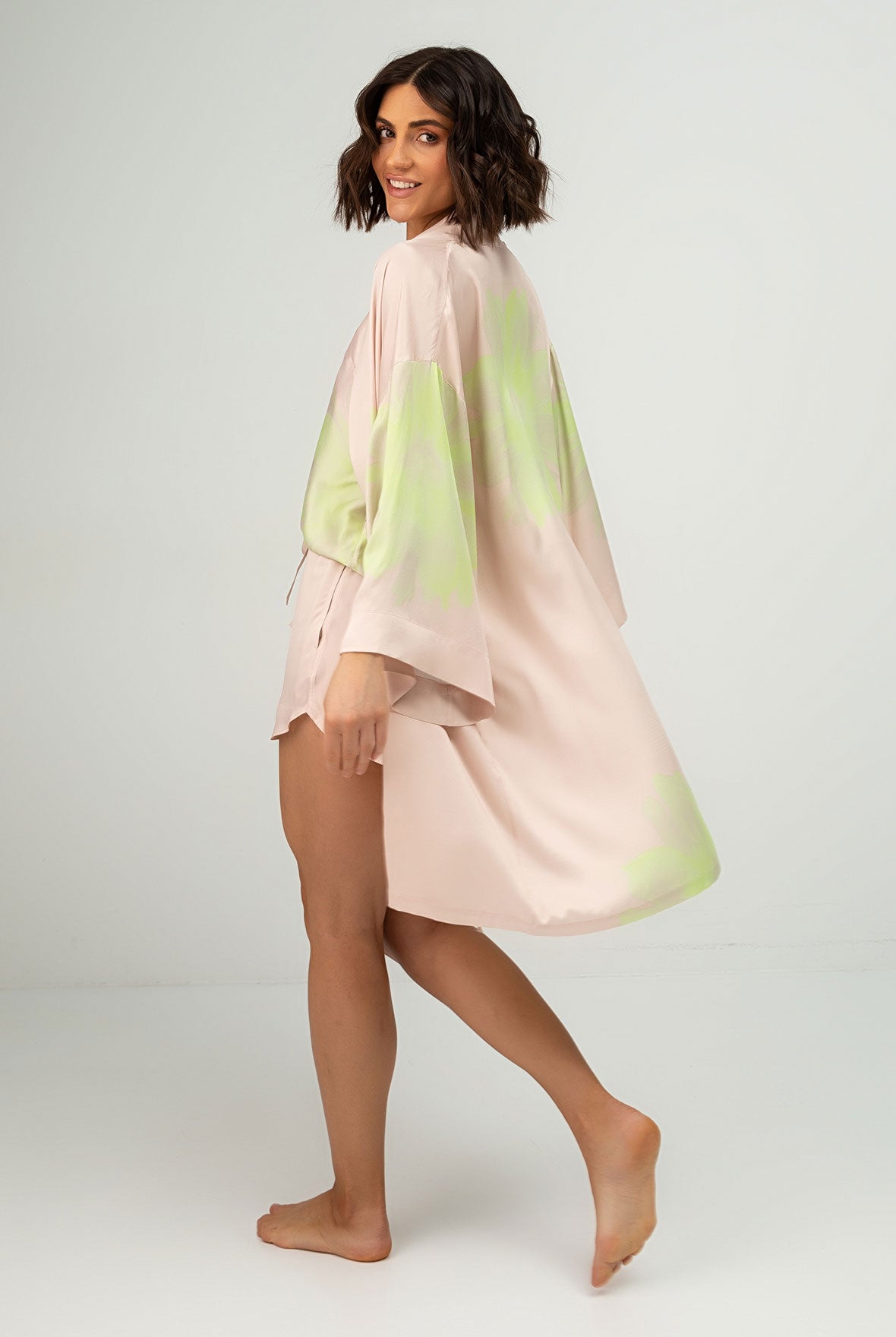 Silk Dreamscape Short Kimono Robe Pink Flower
