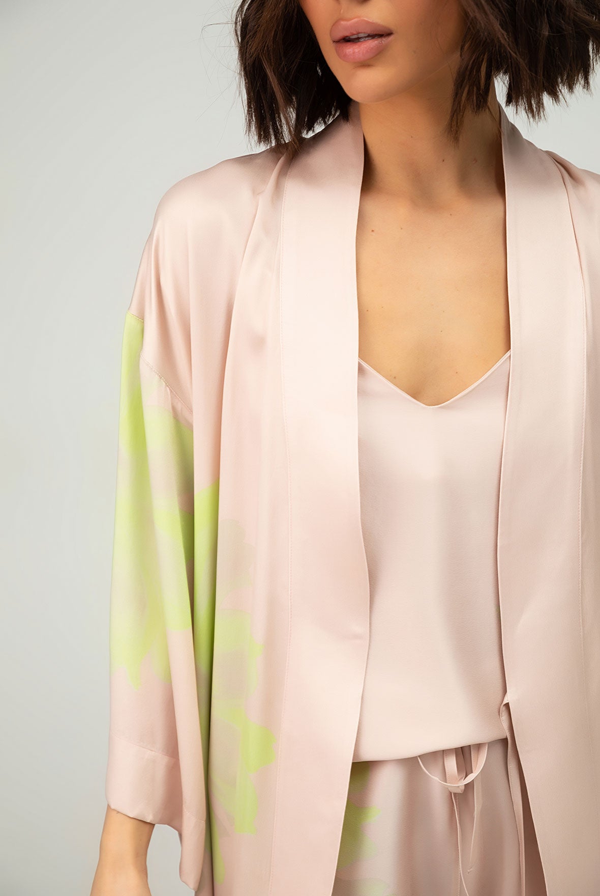 Silk Dreamscape Short Kimono Robe Pink Flower
