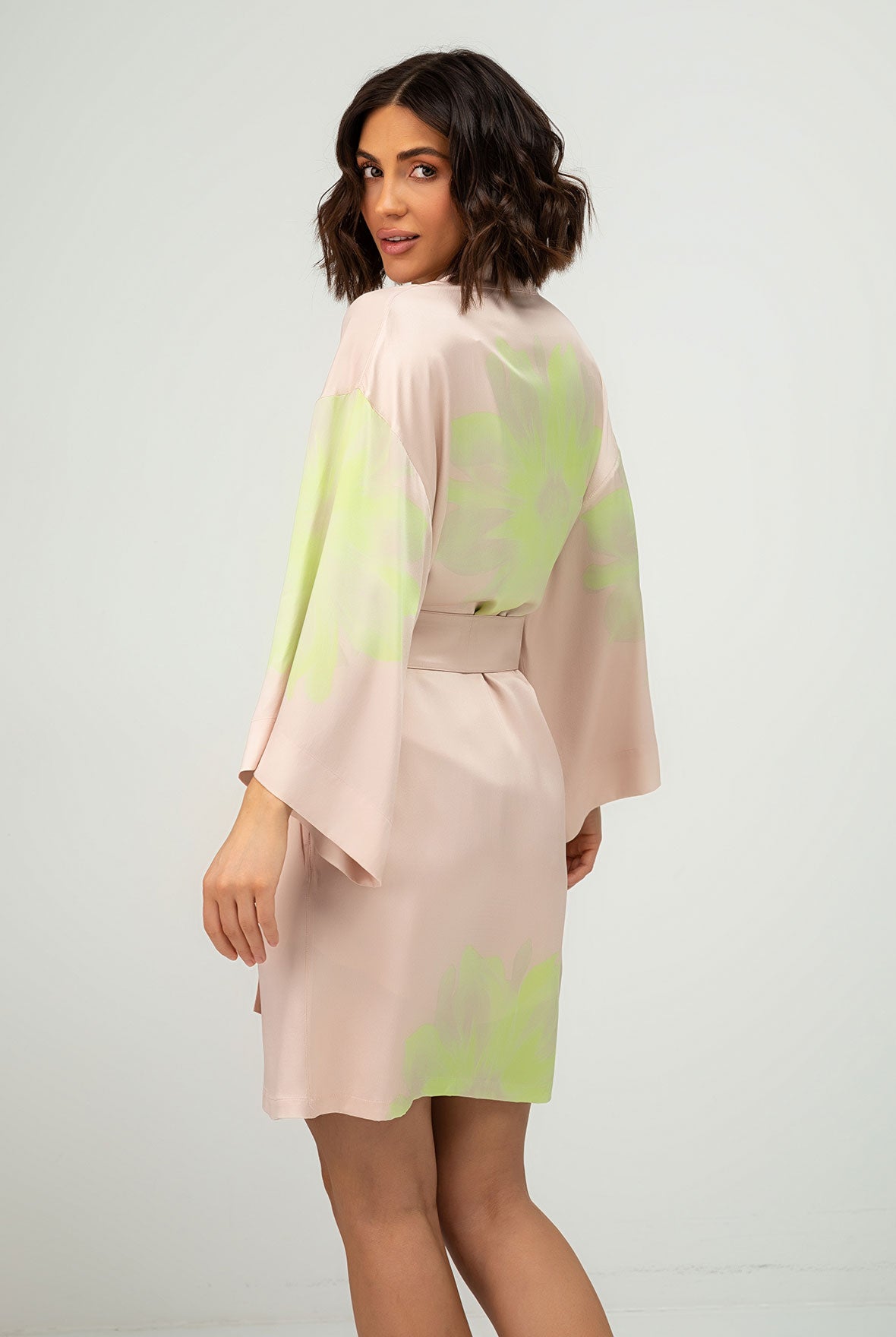 Silk Dreamscape Short Kimono Robe Pink Flower