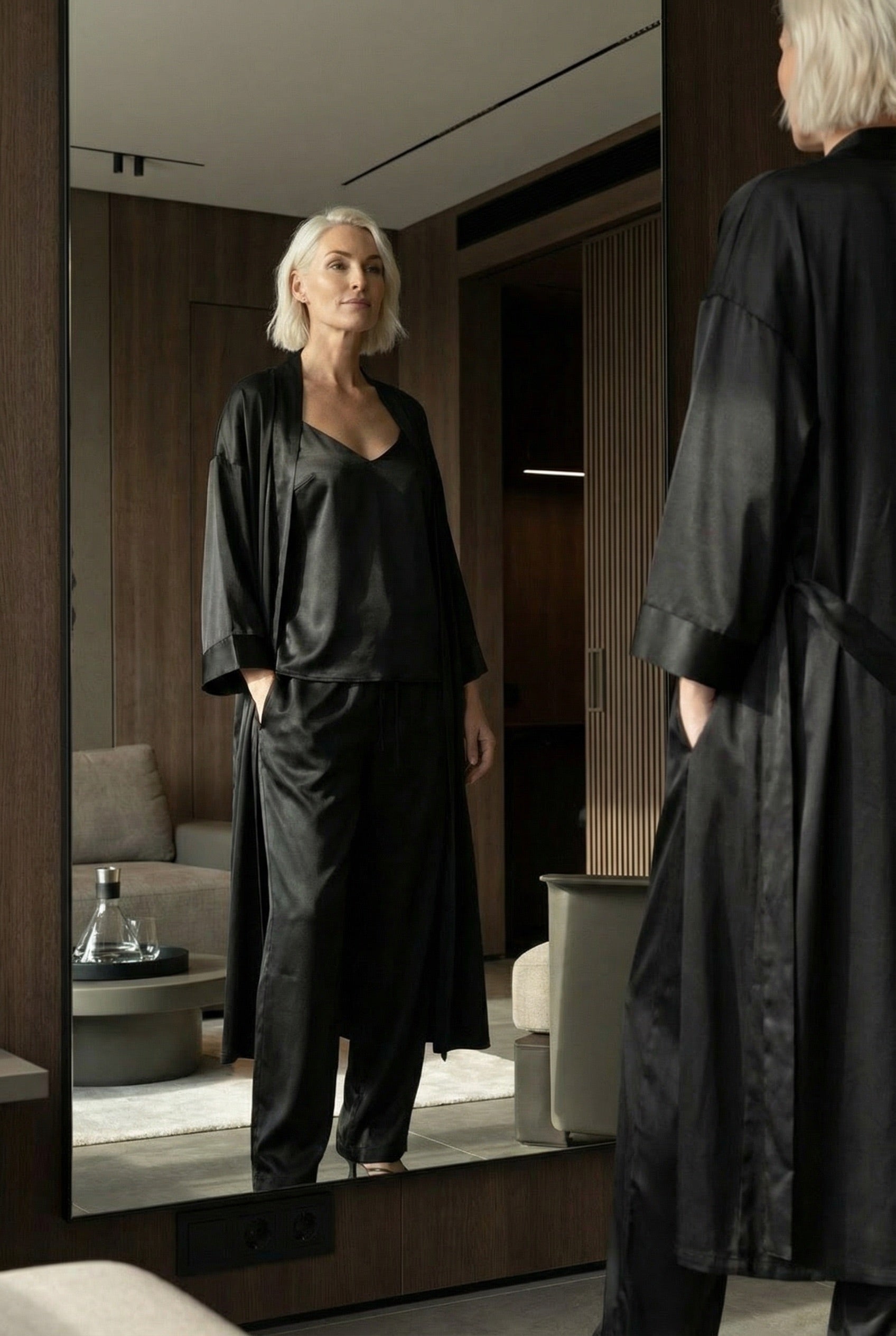 The Lady Silk Long Kimono Robe Crystal Black