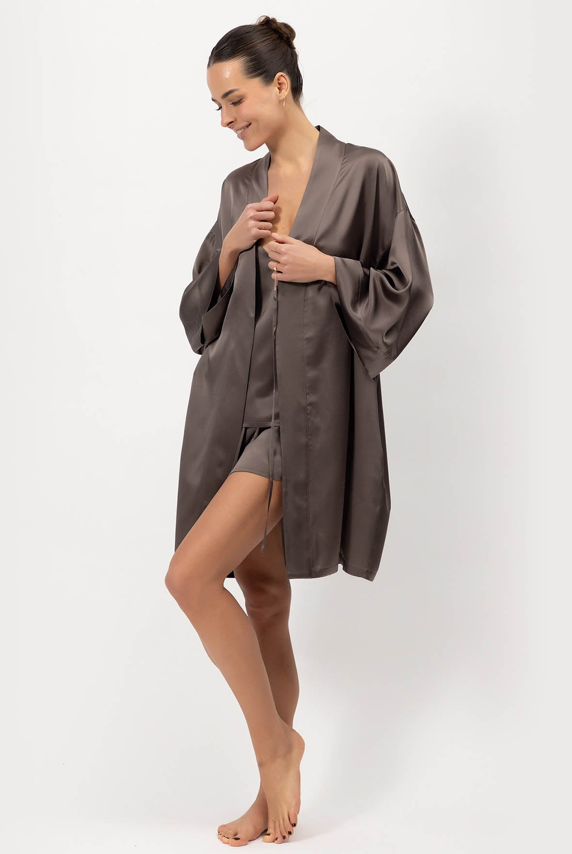 Silk Short Kimono-style Robe The Lady