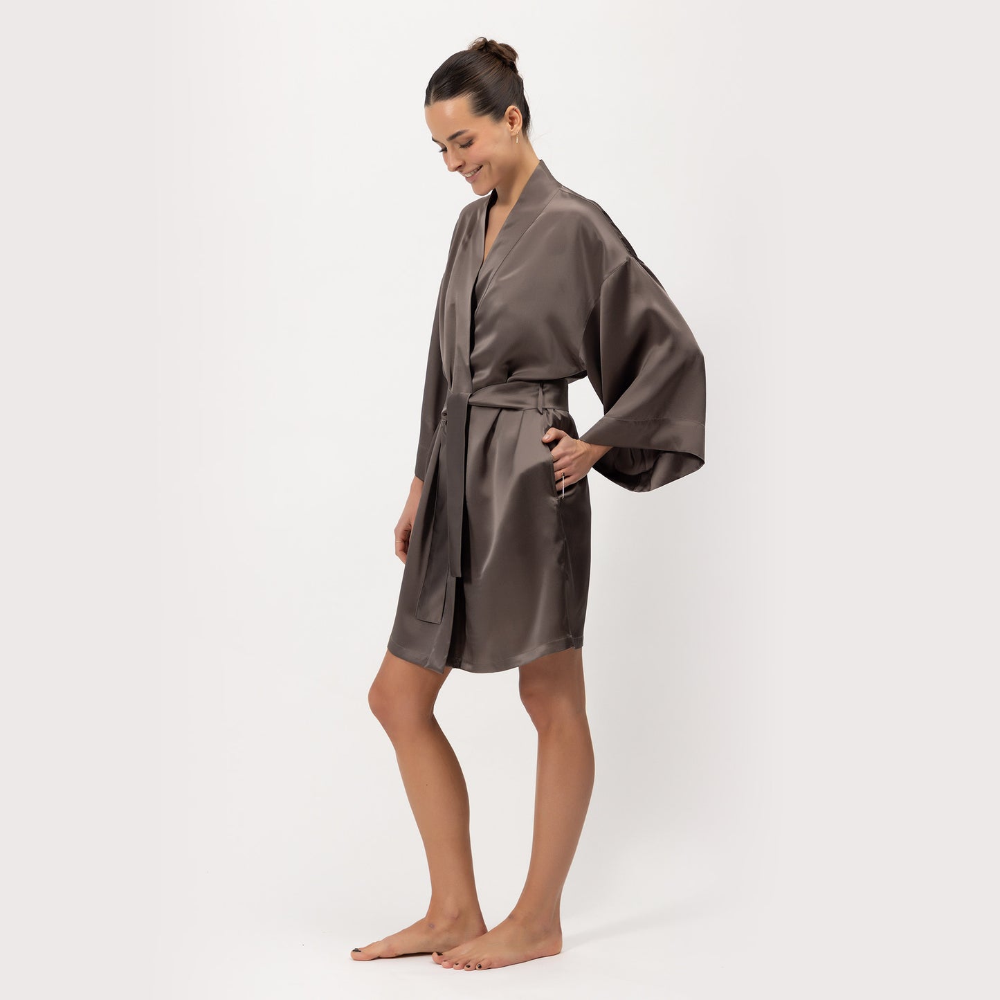 Silk Short Kimono-style Robe The Lady