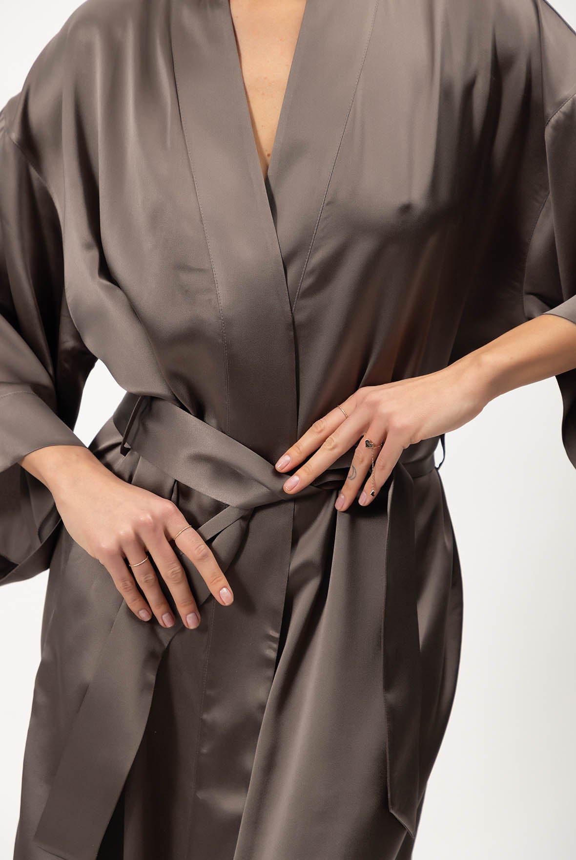 Silk Short Kimono-style Robe The Lady