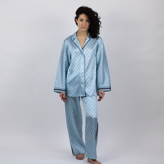 The Lady silk pyjama pants from NOKAYA. Features a relaxed straight cut for night-long comfort.