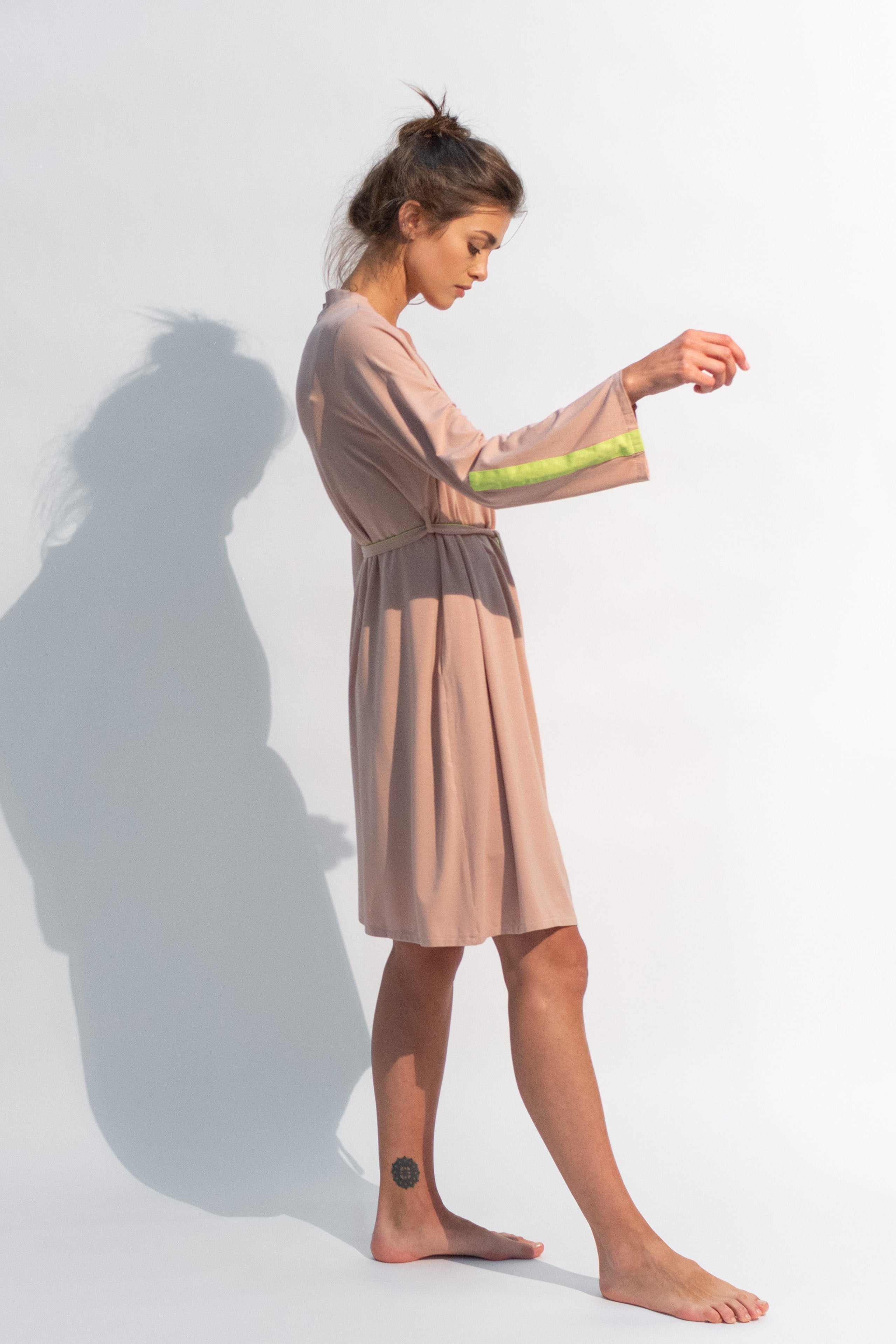The Lovely Break robe are made from a soft Italian jersey from modal in the colour soft sand.